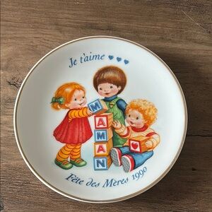 Vintage 1990 Mother’s Day Avon collector plate French